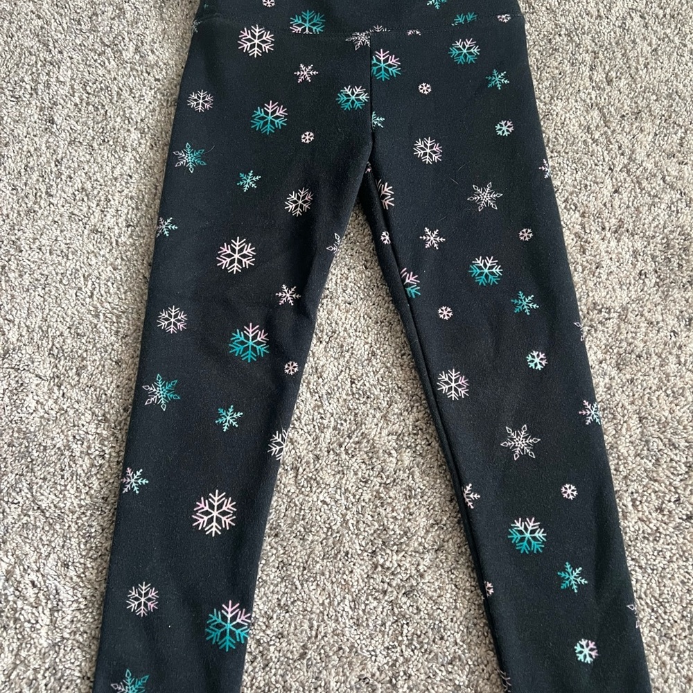 SO Black and Green Leggings with Festive Design